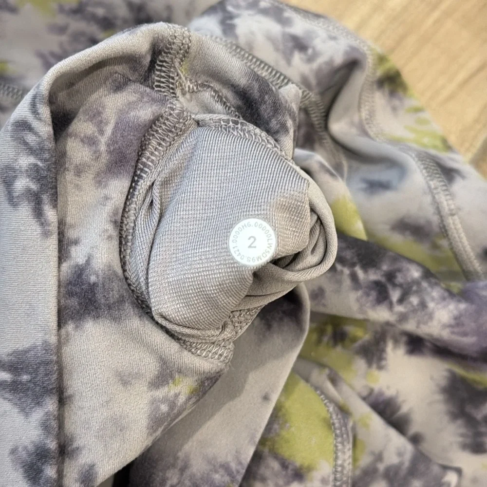 Lululemon Align High-Rise Pant 28"
Radial Tie Dye Mauve Grey Multi
Size 2 - Picture 8 of 8
